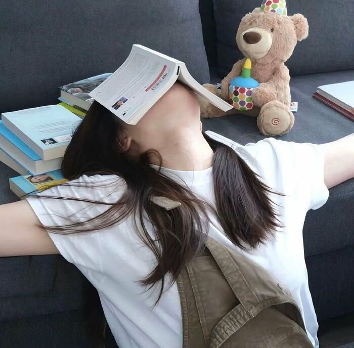 Ảnh gái xinh lớp 12 che mặt