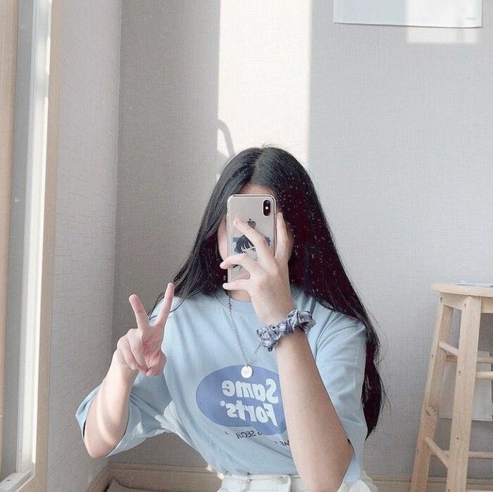 Ảnh em gái cute che mặt