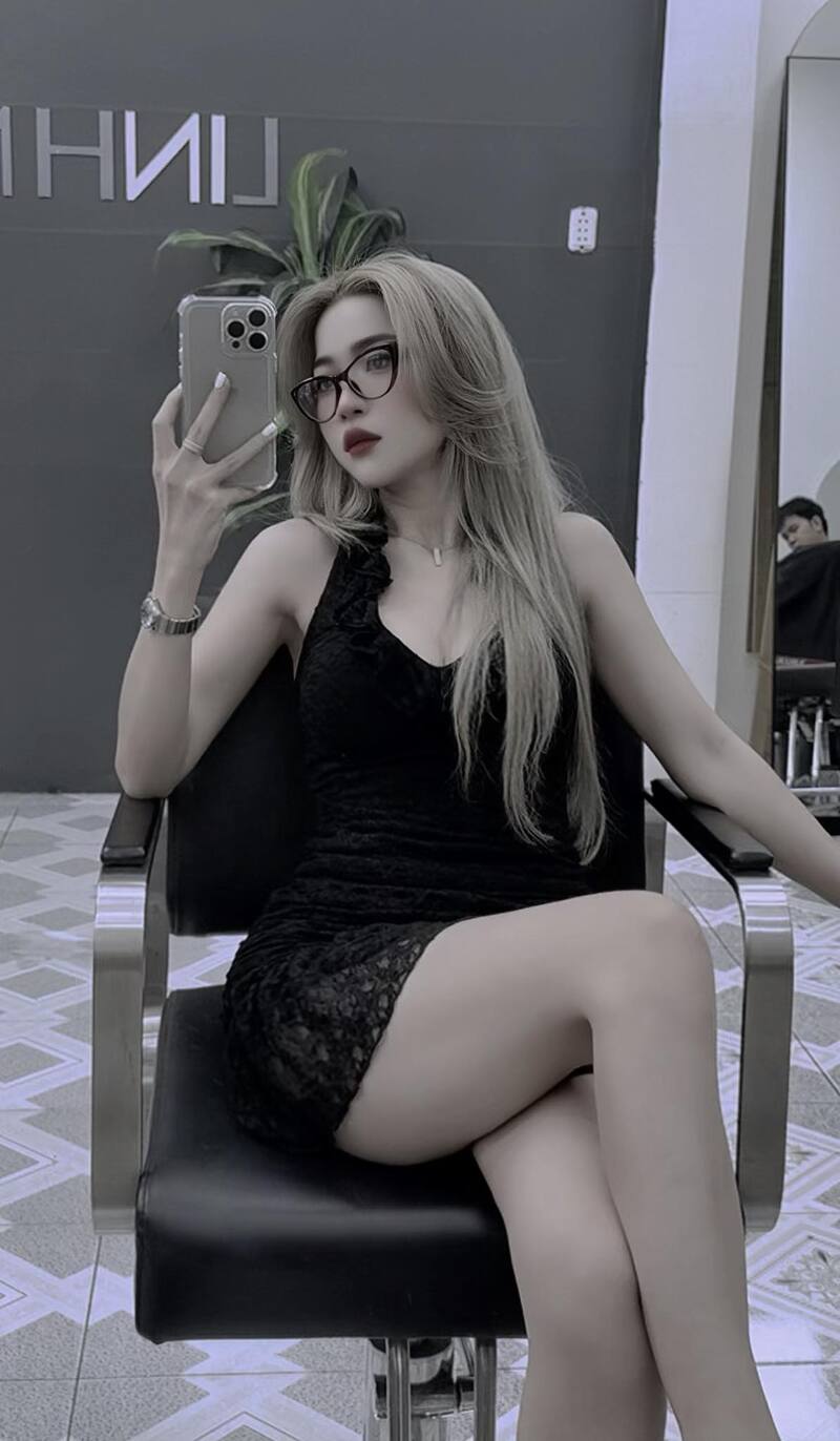 ảnh gái mạng múp rụp
