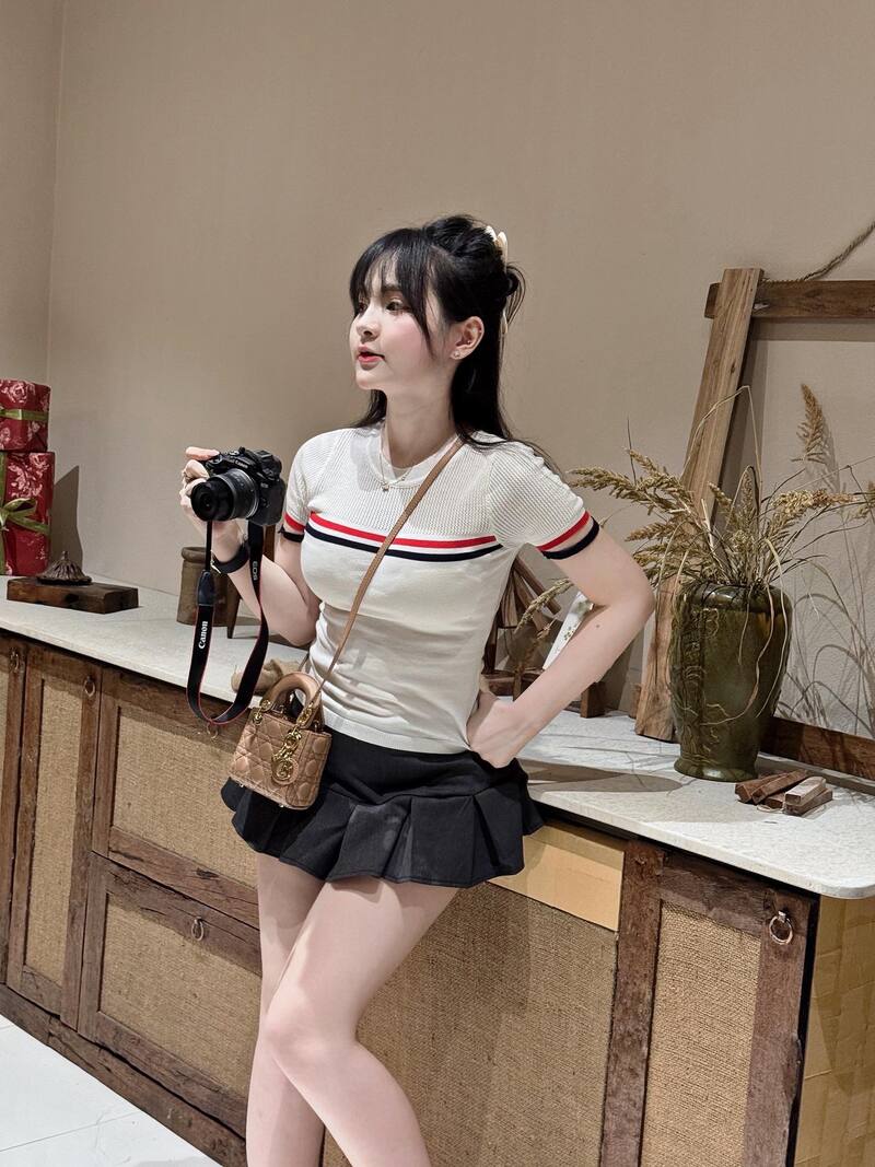 ảnh gái mạng váy ngắn