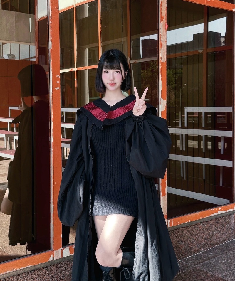 ảnh girl xinh bí ẩn tốt nghiệp