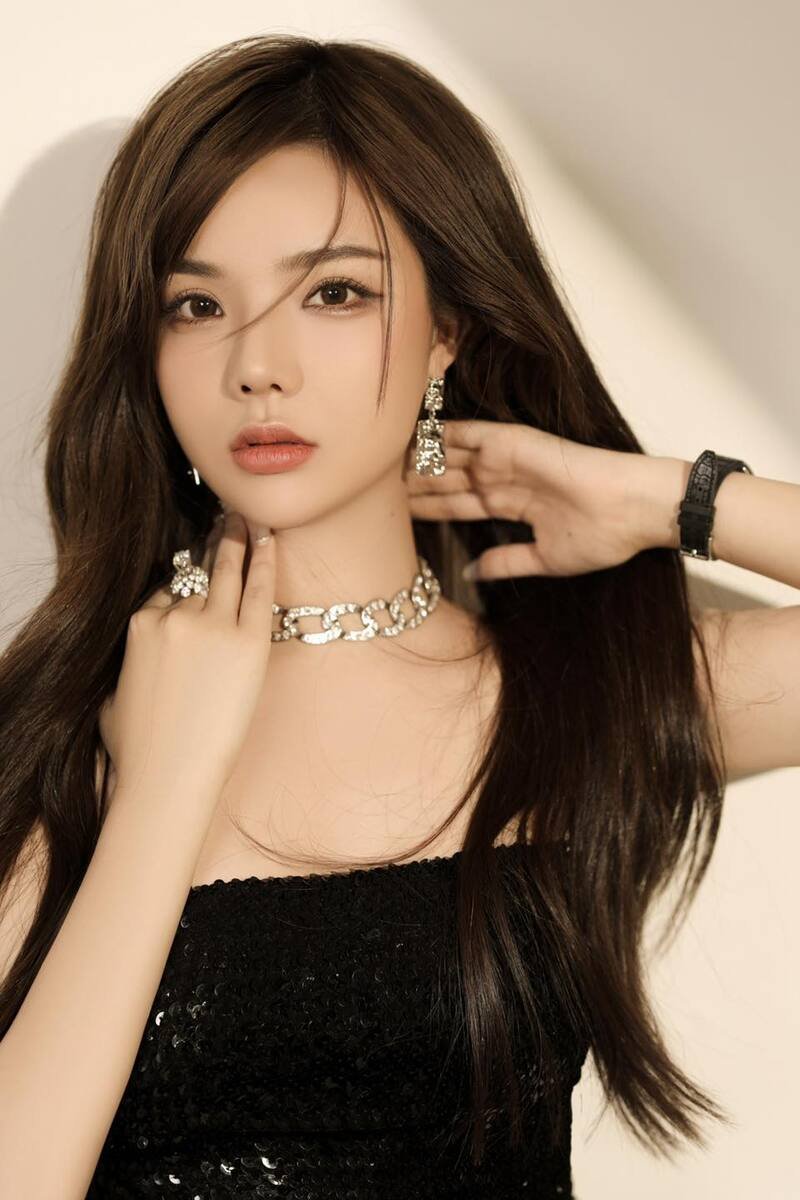 ảnh hotgirl Thuỷ Tiên ngầu