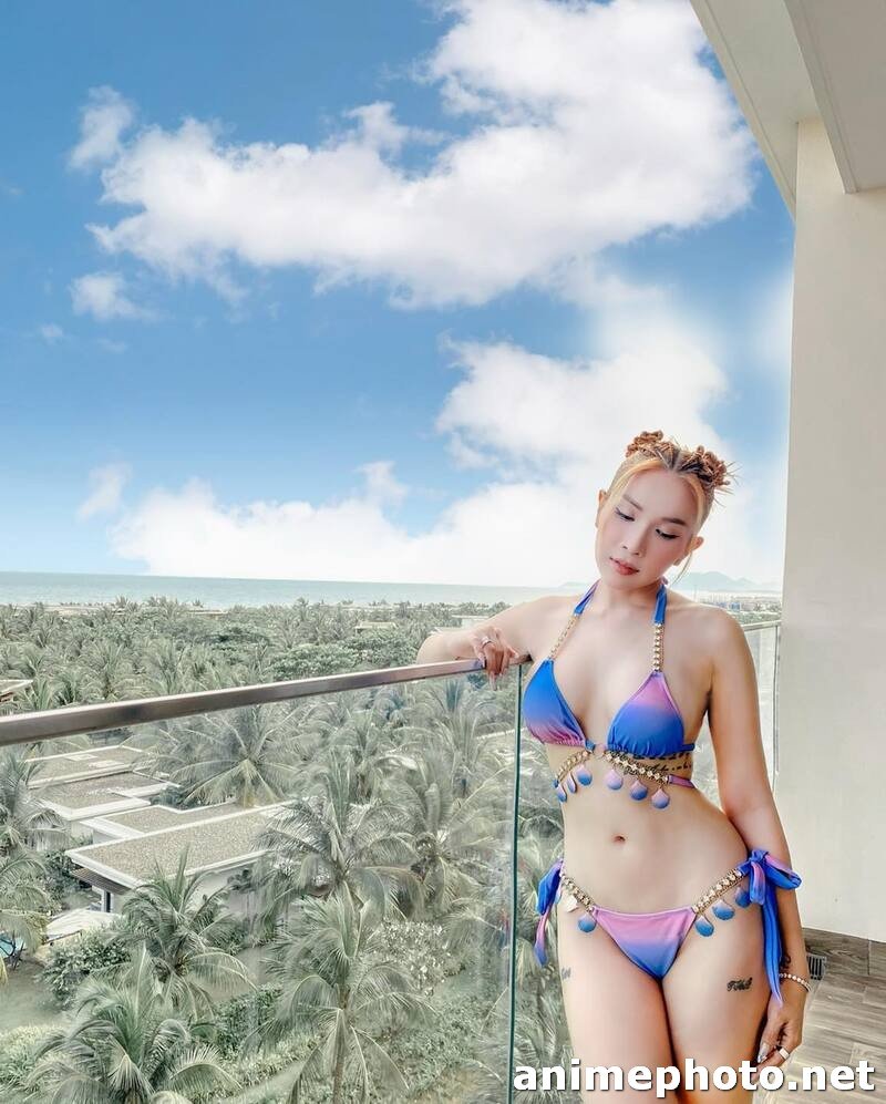ảnh khả như bikini lọt khe