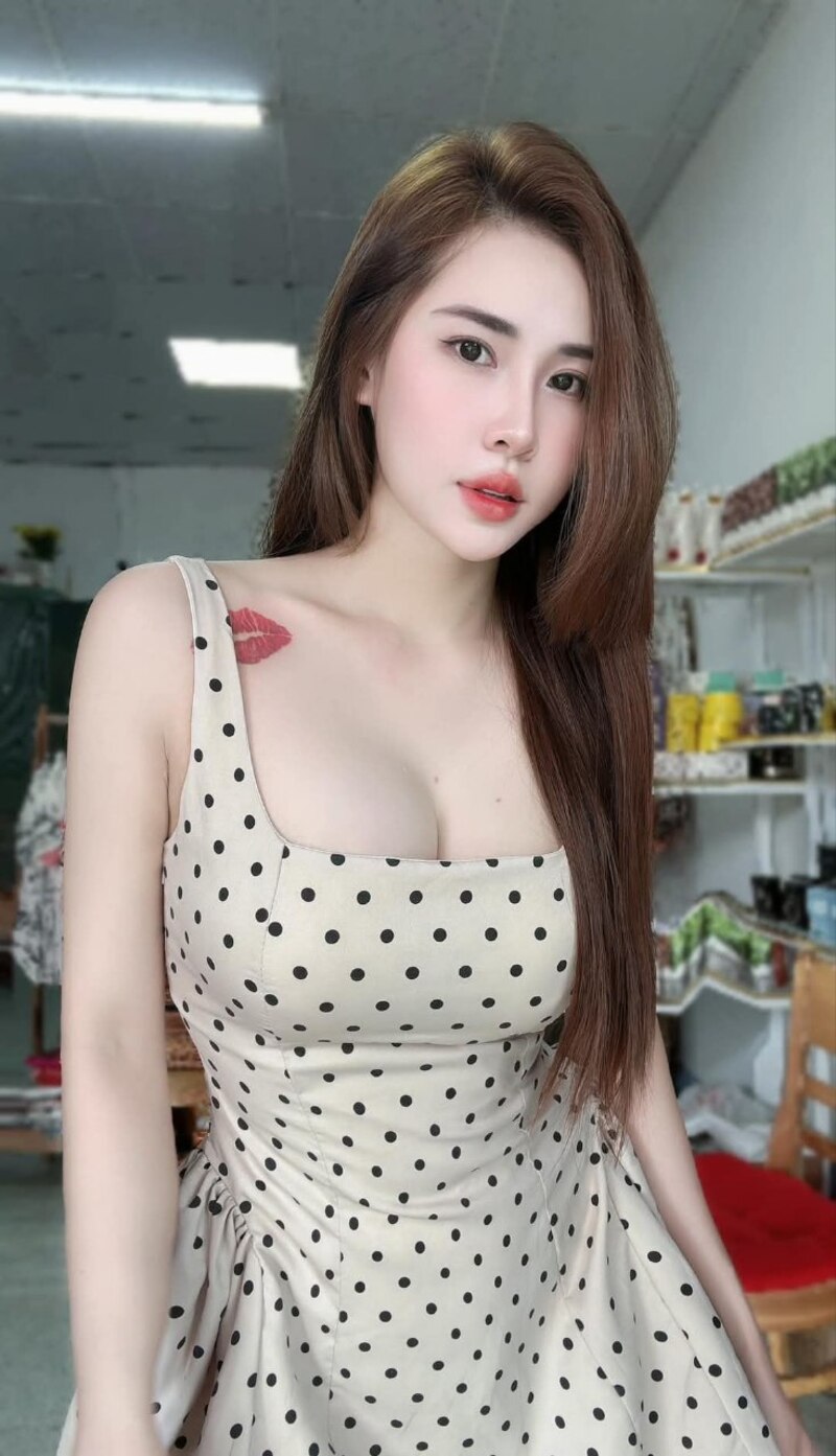 ảnh mạng gái ngực khủng