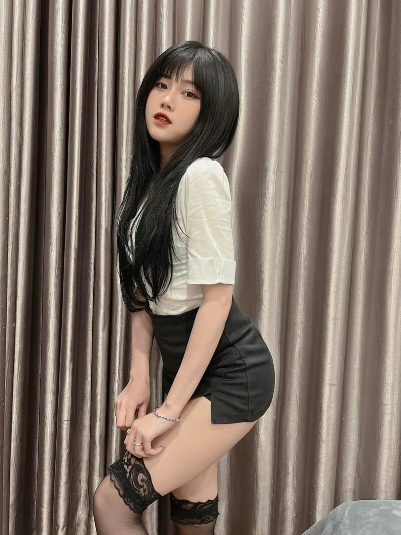 ảnh nóng thuỷ tiên