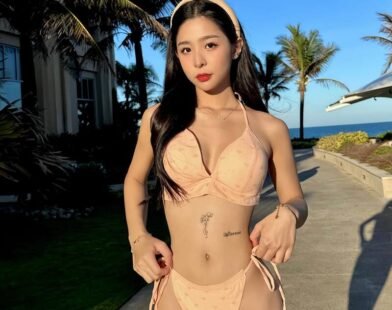 Top 500+ Ảnh Tammy Phạm bikini lộ vòng 1 nóng bỏng