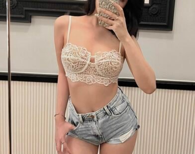 99+ Hình ảnh streamer Thuỷ Tiên ăn mặc sexy khiến fan nam mê mẩn