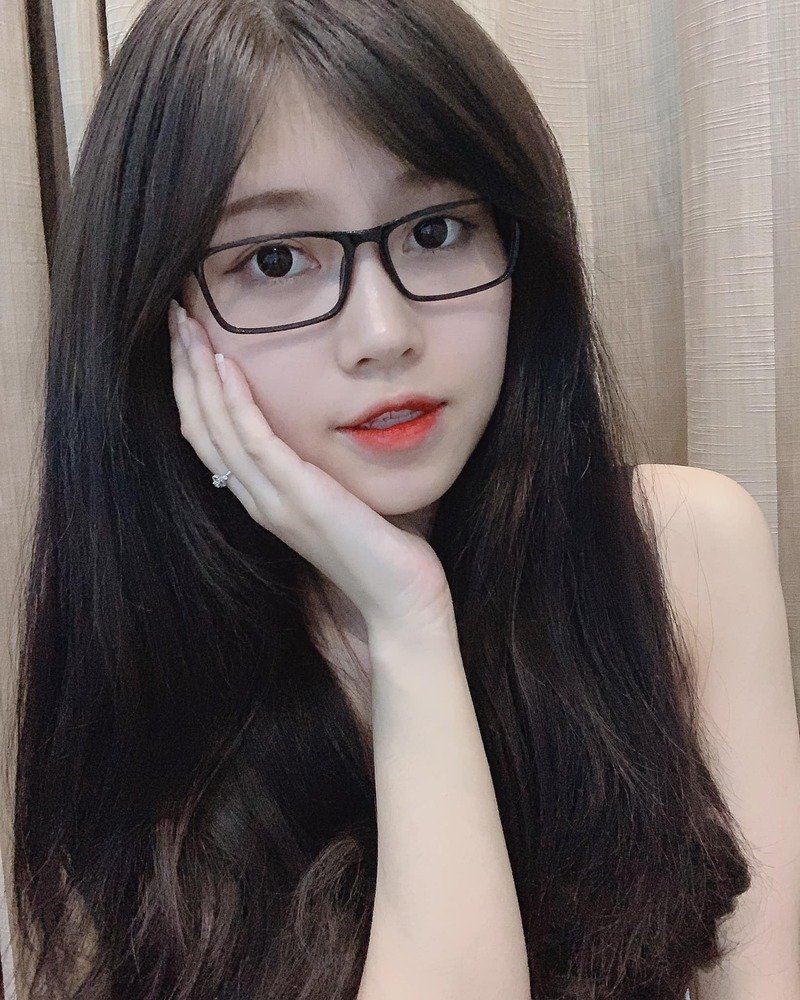 ảnh streamer thuỷ tiên ngây thơ