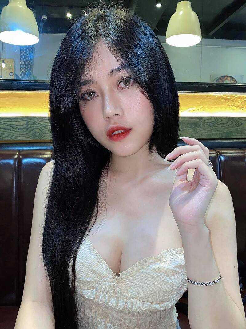 ảnh streamer thuỷ tiên ngực khủng