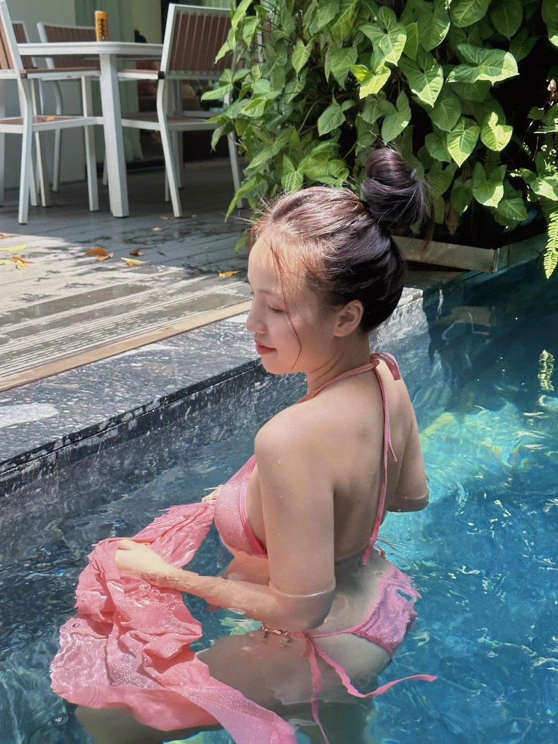 ảnh thị nhung mặc bikini k che