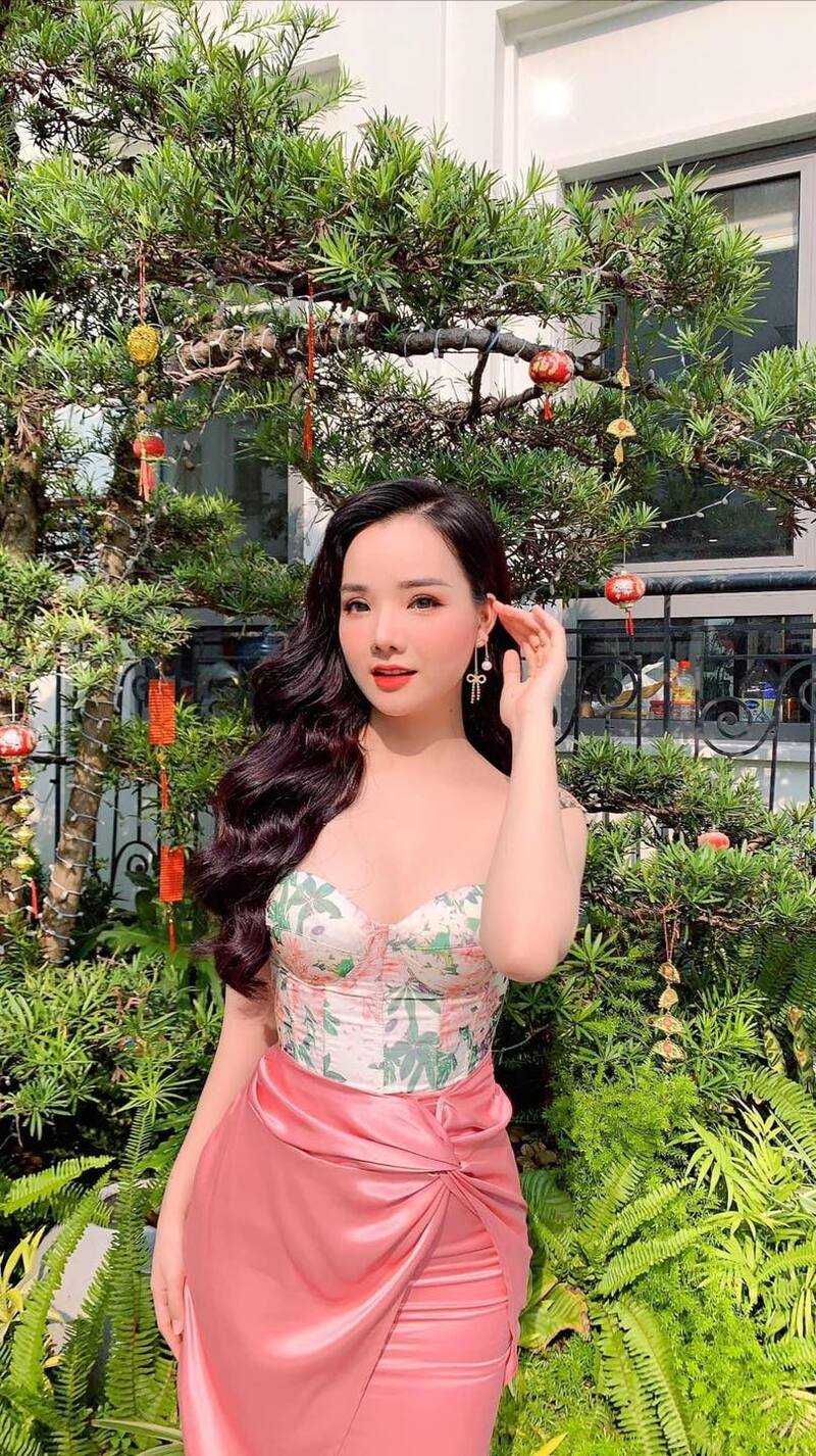 ảnh thuỷ tiên ngực to