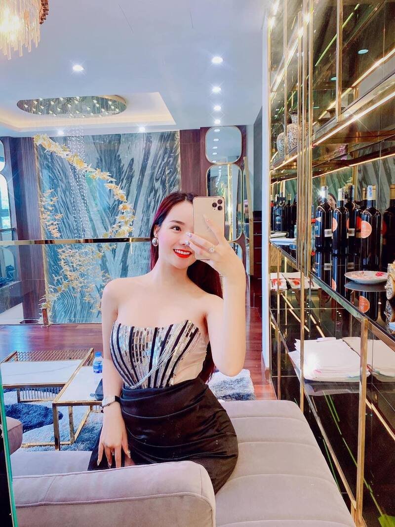 ảnh thuỷ tiên tự sướng