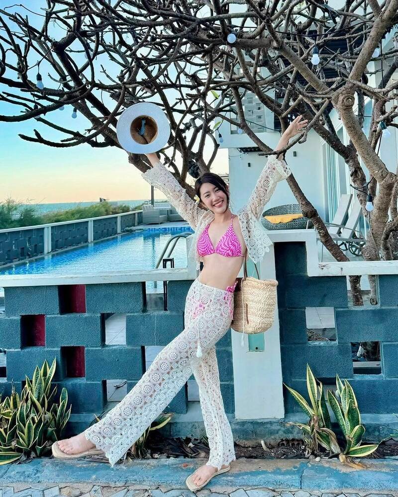 bộ ảnh Thúy Ngân bikini