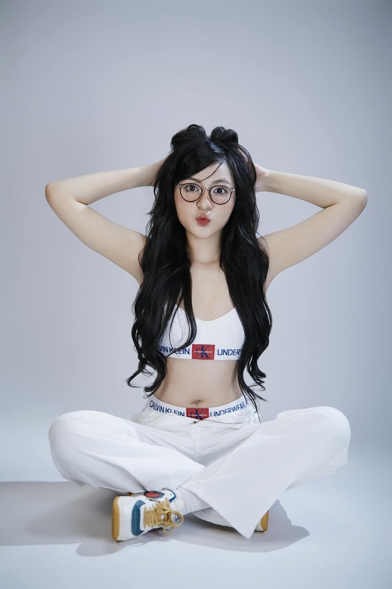 clip hậu trường Thanh Tâm bikini
