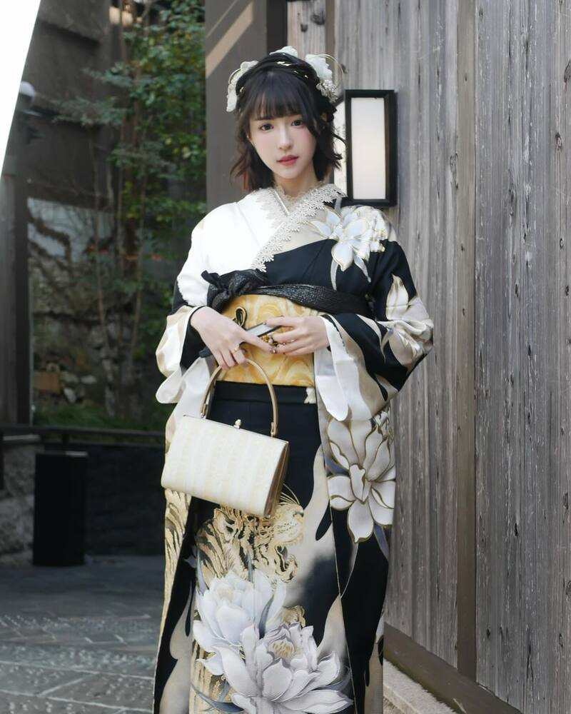gái xinh mặc kimono