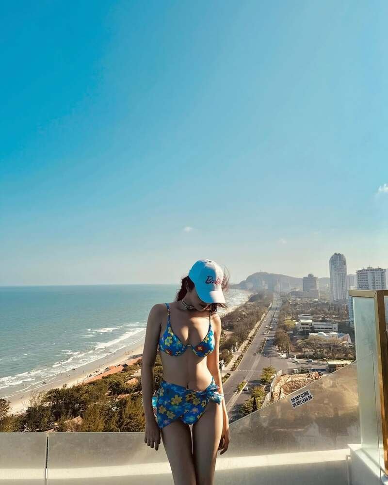thuý ngân mặc bikini