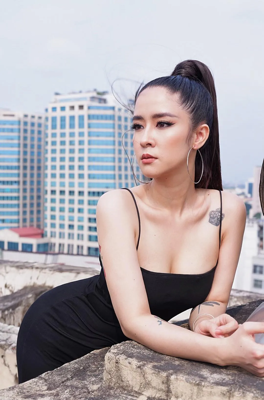 ảnh diễn viên thùy dương tạo dáng đẹp