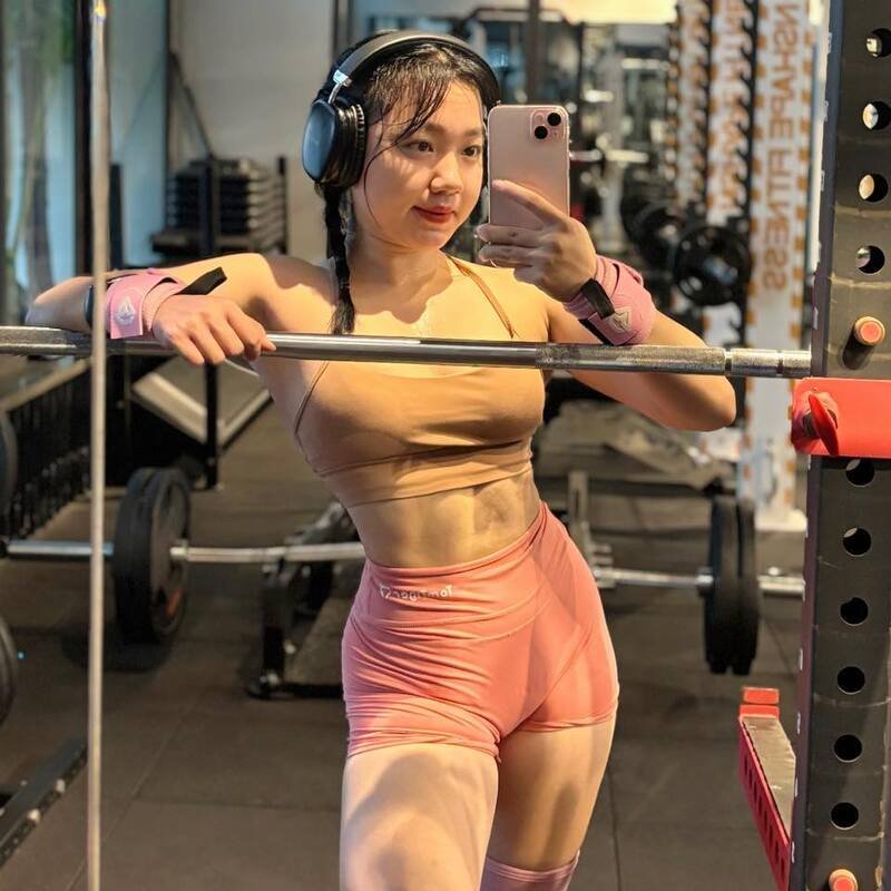 ảnh đỗ trà my dáng đẹp