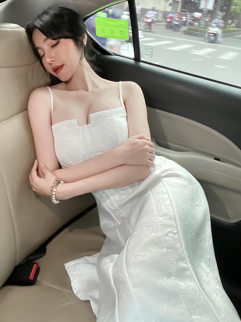 ảnh elly trần nude
