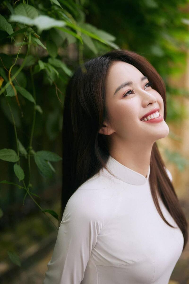 ảnh mc mai phương áo dài
