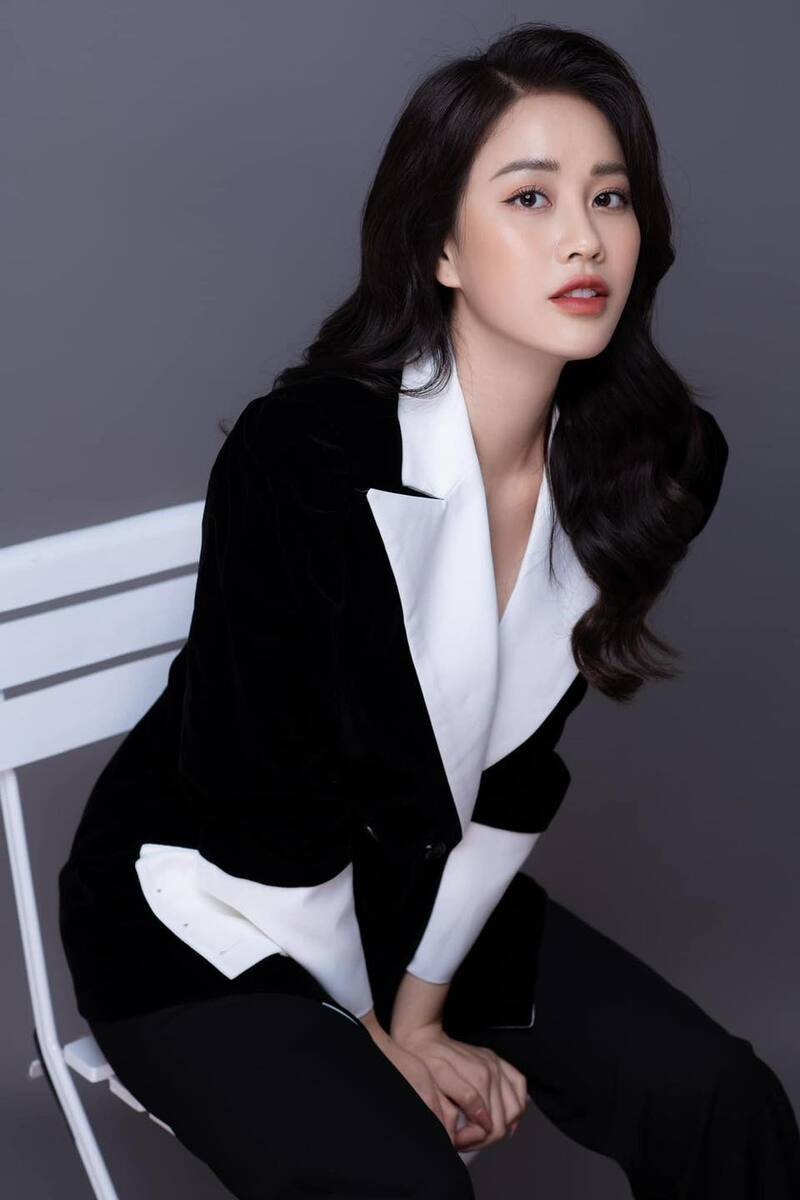 ảnh mc mai phương cá tính