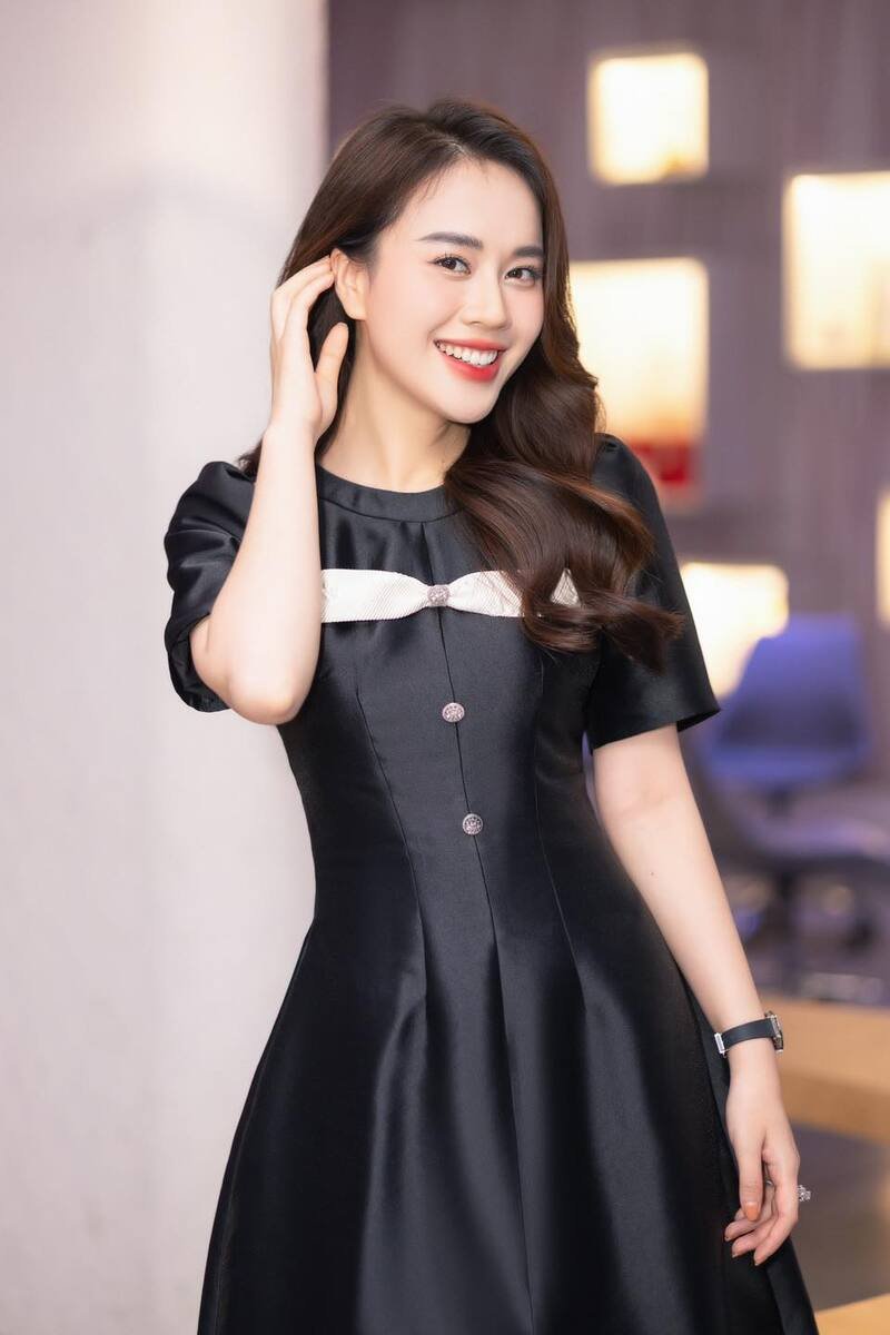 ảnh mc mai phương cười đẹp