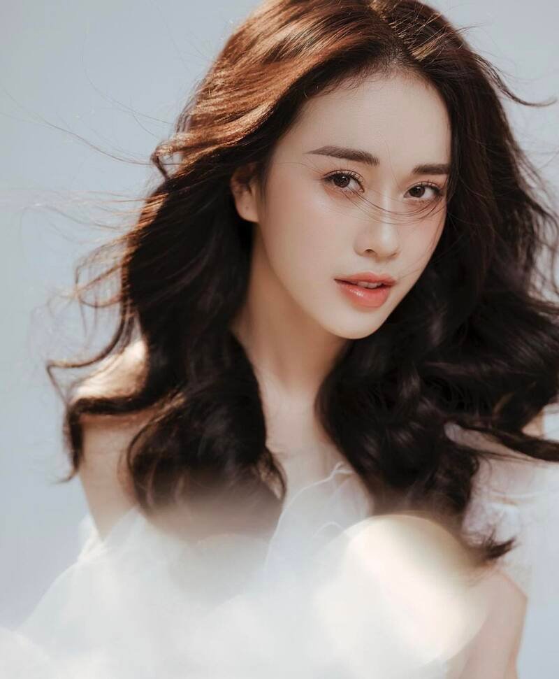 ảnh mc mai phương nổi bật