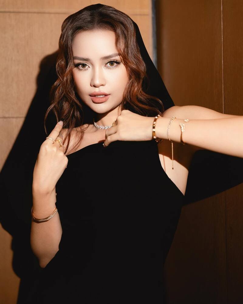 ảnh người đẹp Ngọc Châu