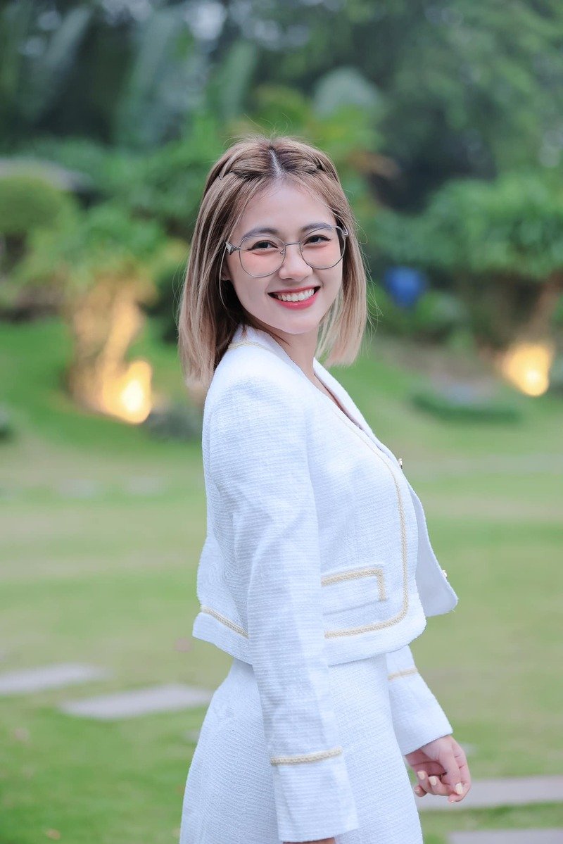ảnh nguyễn bảo thoa tóc ngắn