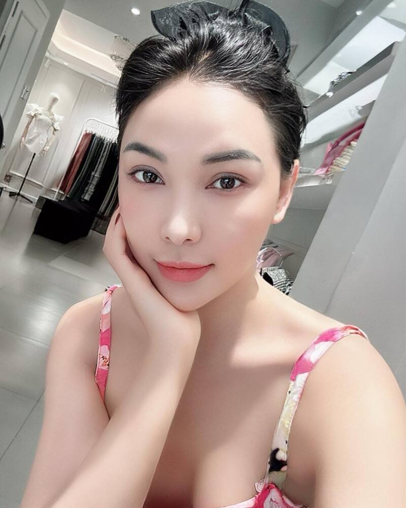 ảnh quỳnh thư mặt mộc