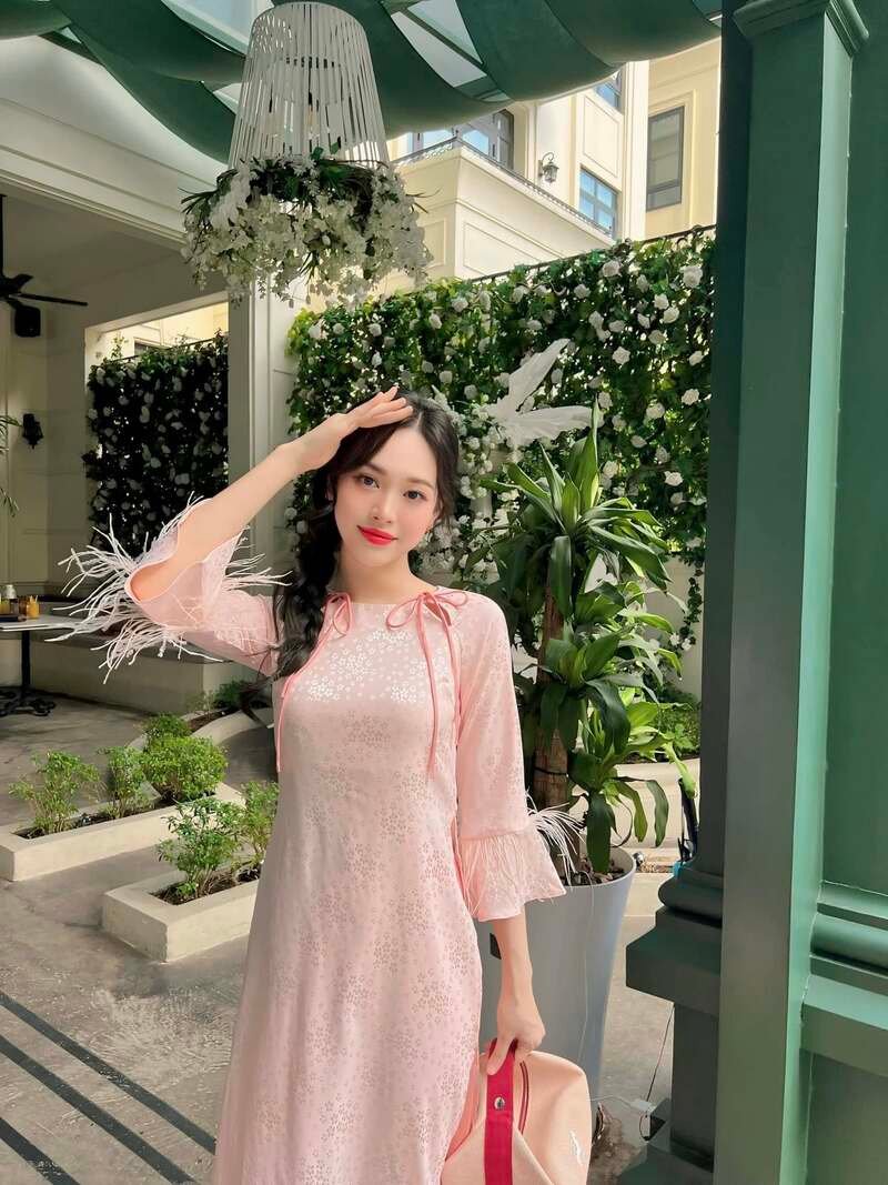 ảnh trịnh thuỳ linh
