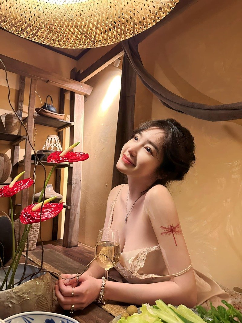 elly trần lộ ti