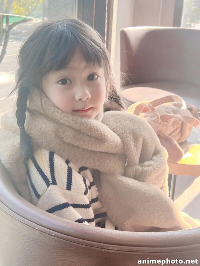 hình em bé cute