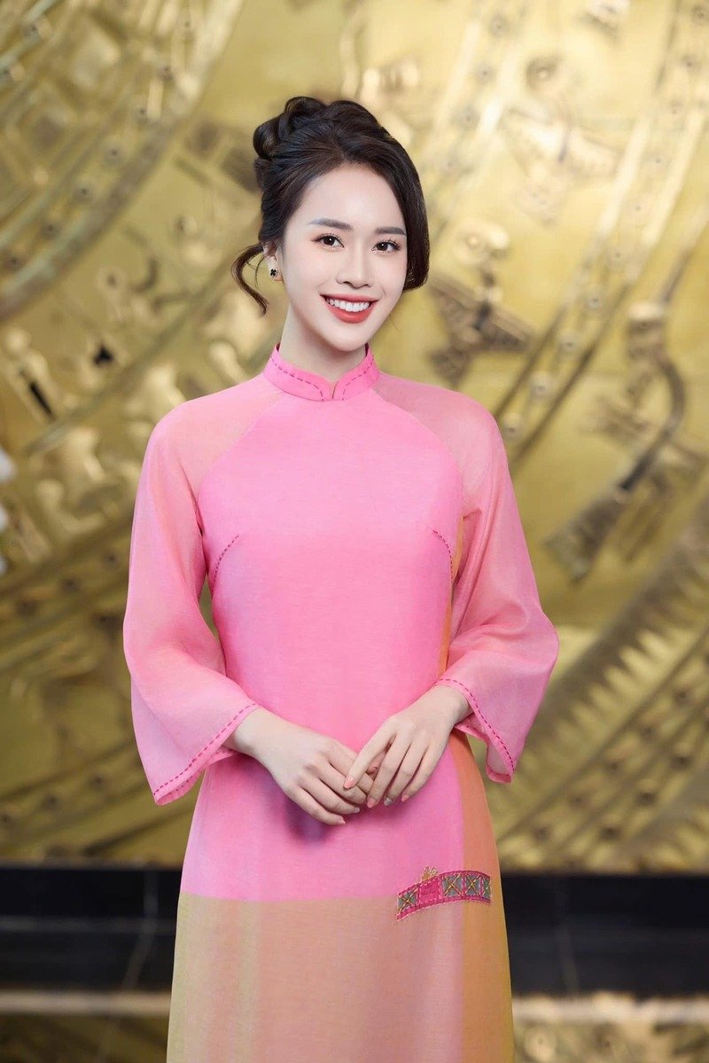 mai phương mc