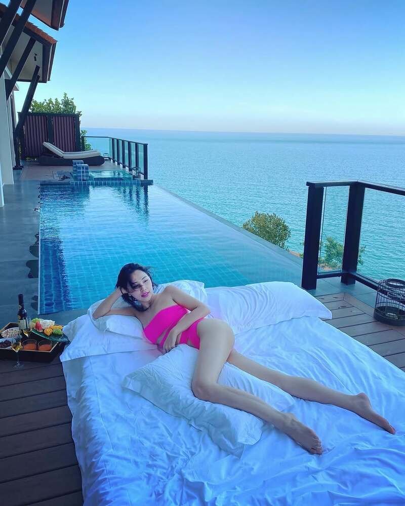 quỳnh thư mặc bikini