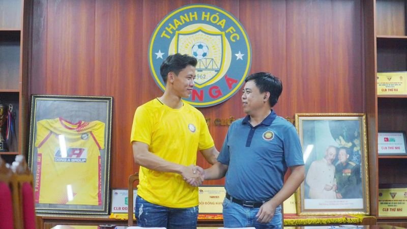 Quá Trình Khởi Đầu Và Phát Triển Sự Nghiệp