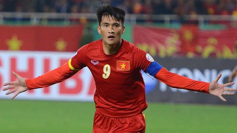 Tuổi thơ và con đường đến bóng đá chuyên nghiệp