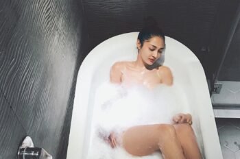 [105+] Ảnh Bảo Anh Bán Nude Khoe Trọn Thân Hình Nóng Bỏng