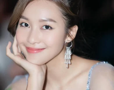 Tuyển tập ảnh Khả Ngân nở nụ cười xinh như tiên tỷ