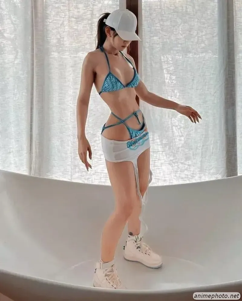 ảnh lê bống bikini 20