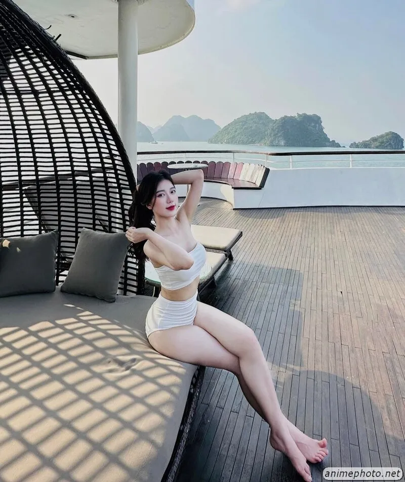 ảnh nguyễn thục anh 10