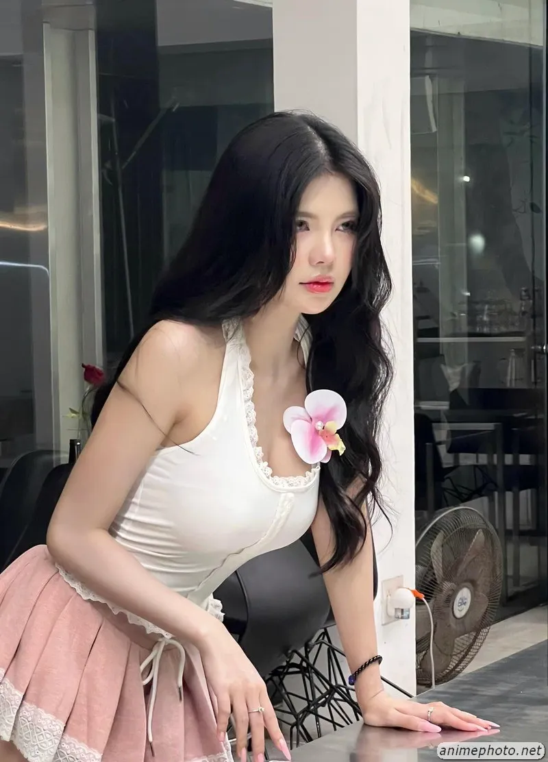 ảnh nude mai dora 19
