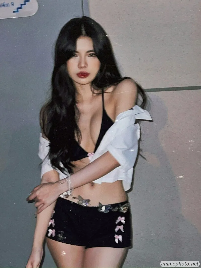 ảnh nude mai dora 2