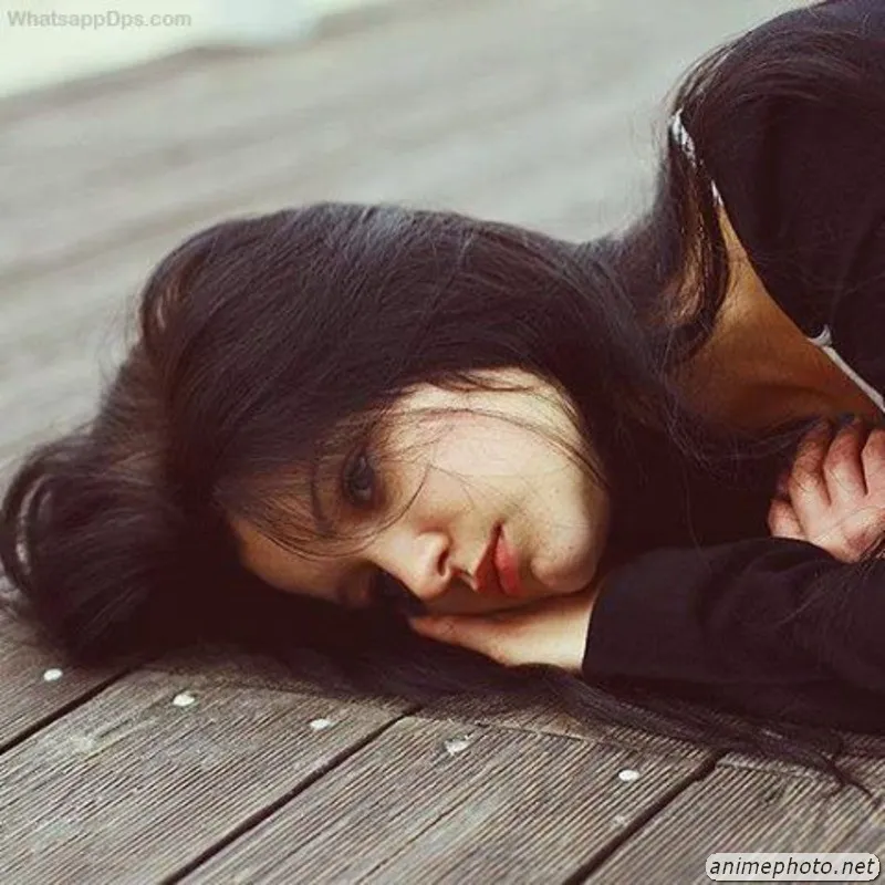 crying-face-dp-for-girl