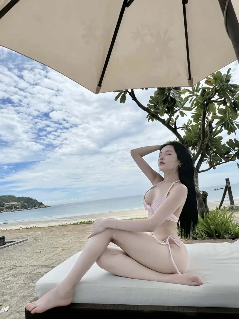 kim thảo anh bikini 14