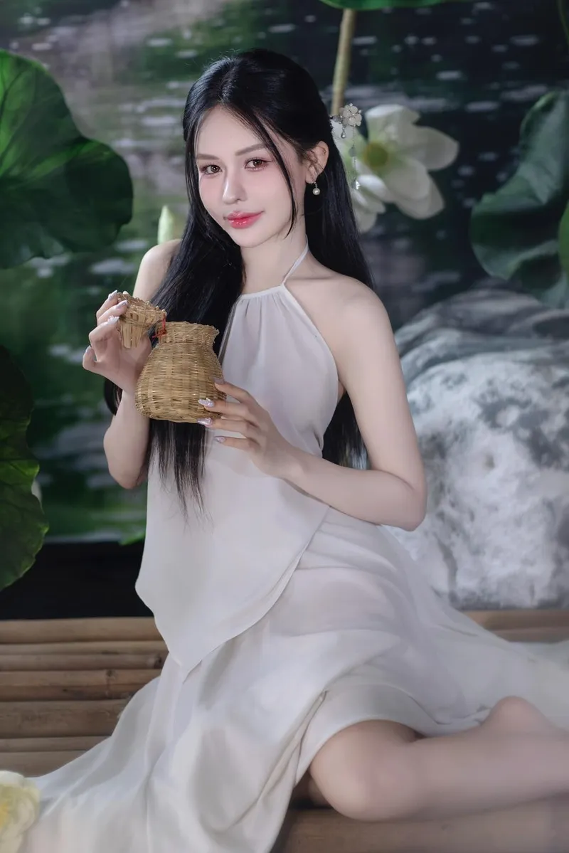 nude kim thảo anh 2