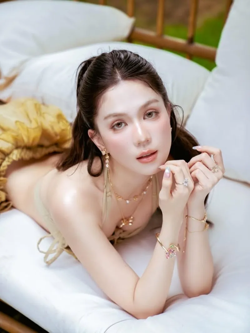 nude ngọc trinh 22