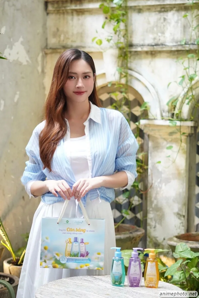 ảnh Lương Thùy Linh 12