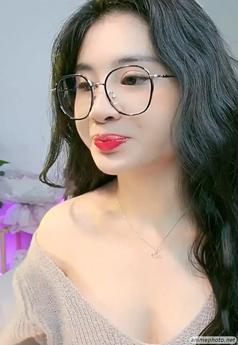 ảnh gấu anna cười