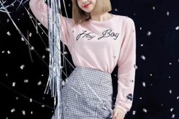 1222+ Ảnh Lisa – Nữ Thần BLACKPINK Với Vẻ Đẹp Quyến Rũ Và Thần Thái Đỉnh Cao